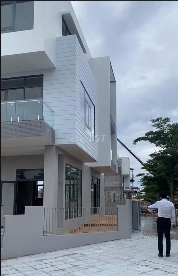 CẦN BÁN CĂN GÓC 2 MẶT TIỀN – PARA GRUS