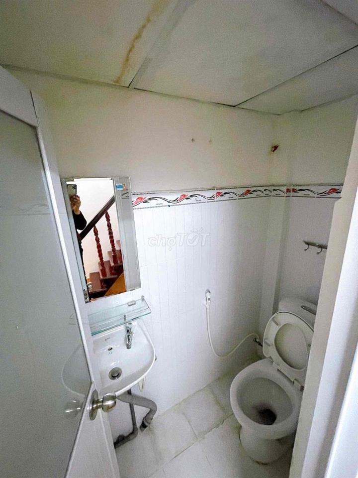 CHÍNH CHỦ CHO THUÊ NHÀ NGUYÊN CĂN 2 PHÒNG NGỦ 3 TOLET
