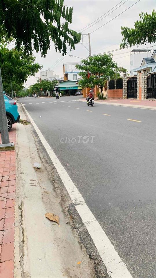 Nàh mặt tiền Bùi Ngọc Thu cần bán