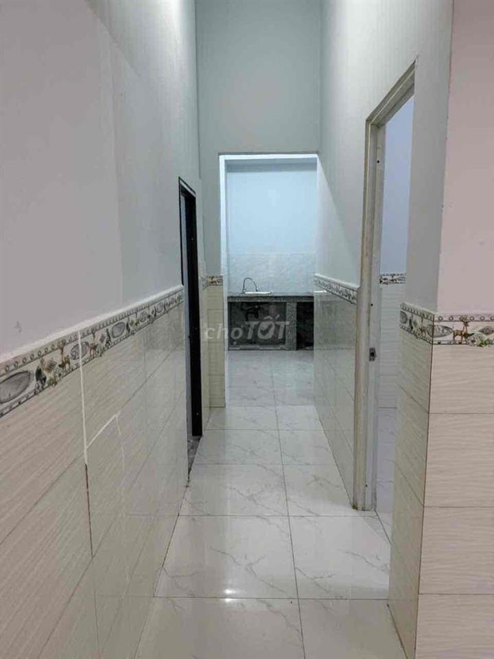 Cần cho thuê nhà cấp 4 gần chợ Đông Thạnh, sân banh An Kì