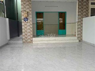 Cần cho thuê nhà cấp 4 gần chợ Đông Thạnh, sân banh An Kì
