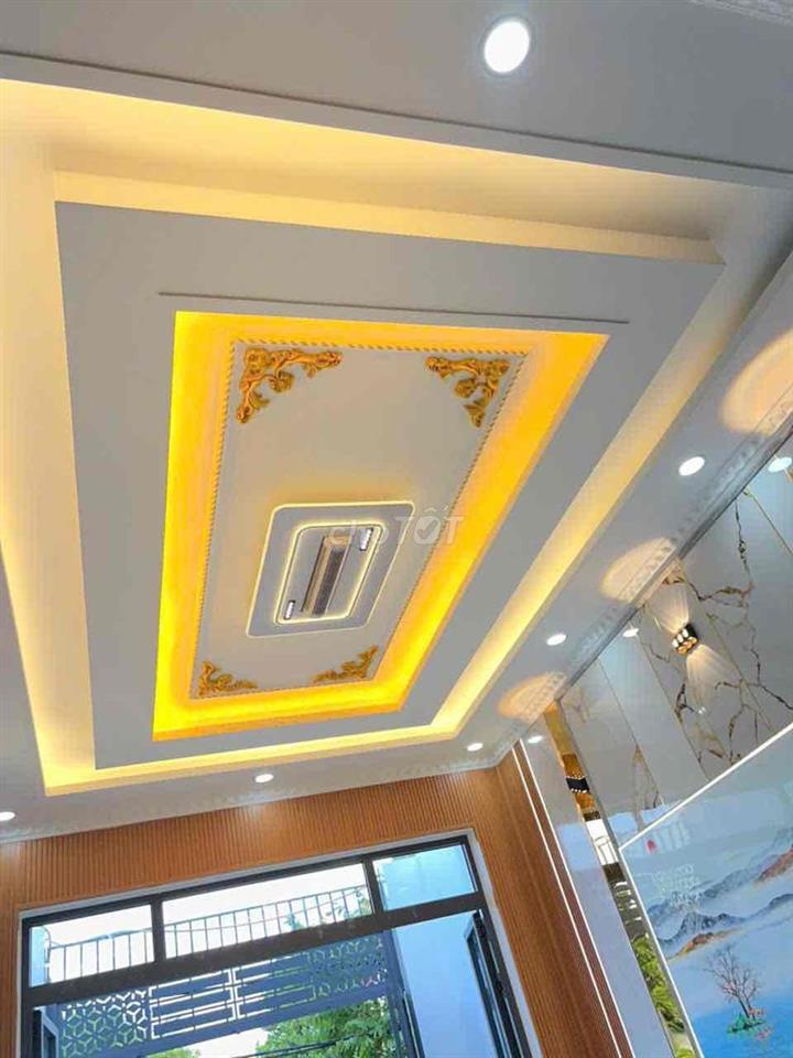 Gió đưa cành trúc la đà Mua nhà gần chợ hay là sát em