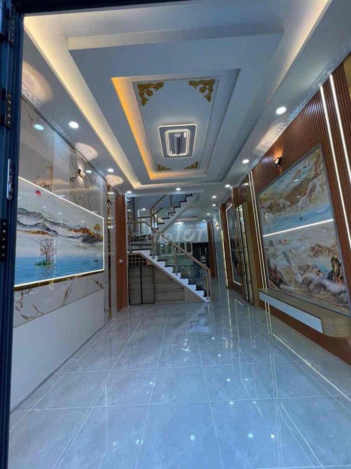 Gió đưa cành trúc la đà Mua nhà gần chợ hay là sát em