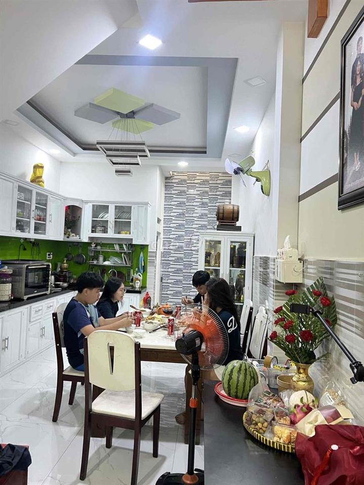 Nhà mặt tiền Tân Phú cần bán gấp giá mềm