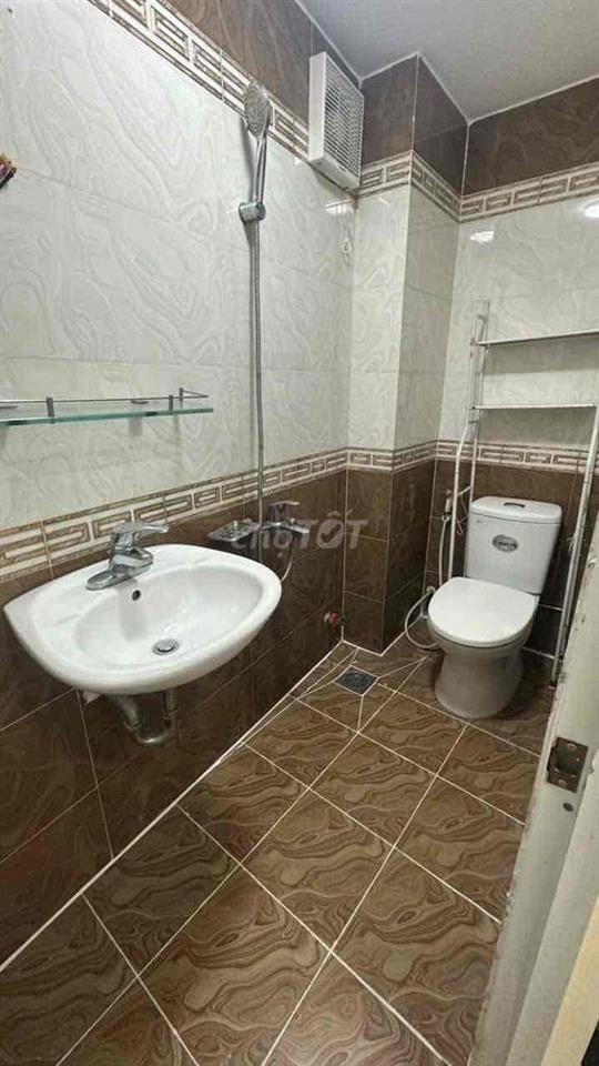 Nguyên căn cho thuê 1t 2l st 2pn 3w Trần Đình Xu Q1.