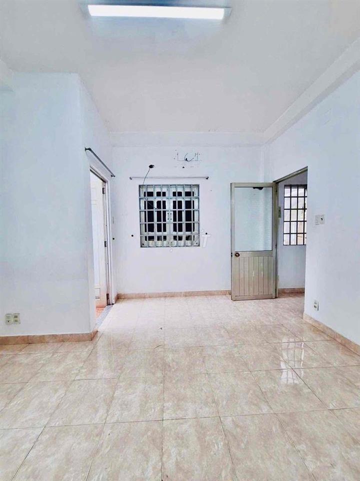 Cho thuê nhà nguyên căn 1t 2l st Nguyễn Duy Dương Quận 10.