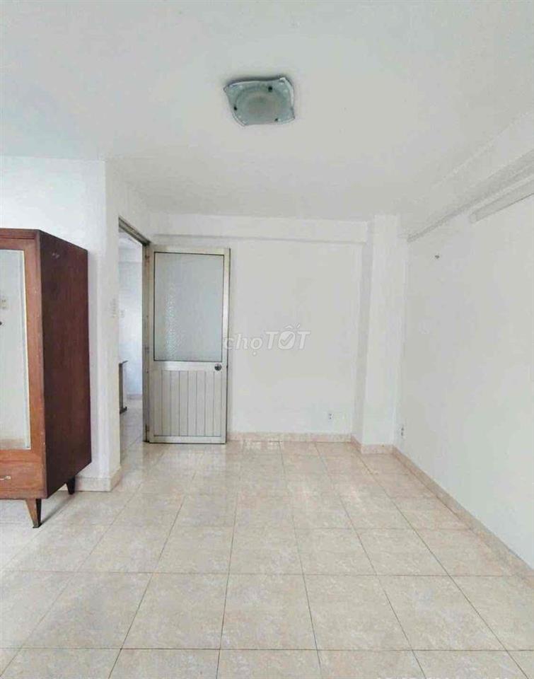 Cho thuê nhà nguyên căn 1t 2l st Nguyễn Duy Dương Quận 10.