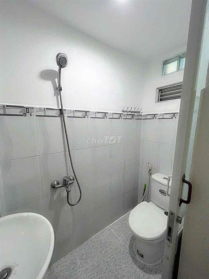 Cho thuê nhà nguyên căn 5 x 10m 1t 1l Thích Quảng Đức Phú Nhuận.