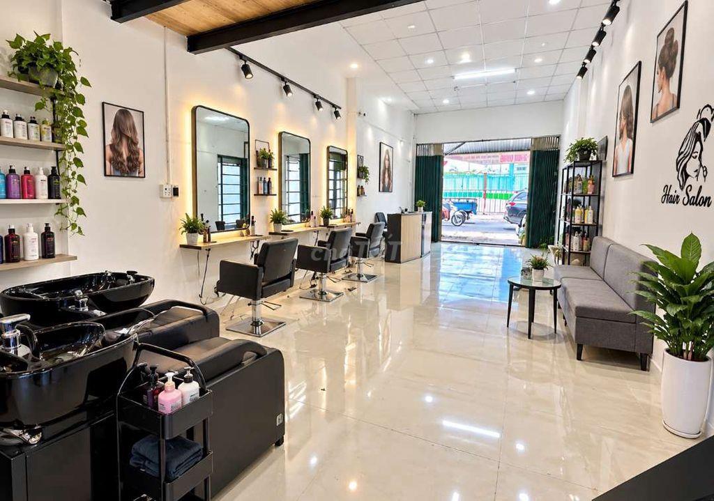 Mặt bằng đường Bình Long. ngay trường học