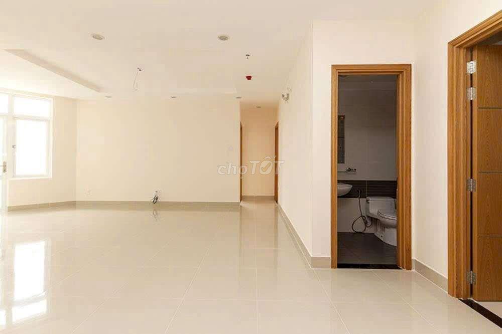 căn hộ tầng trên cùng không bị làm ồn !!!