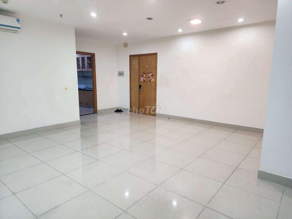 căn hộ tầng trên cùng không bị làm ồn !!!