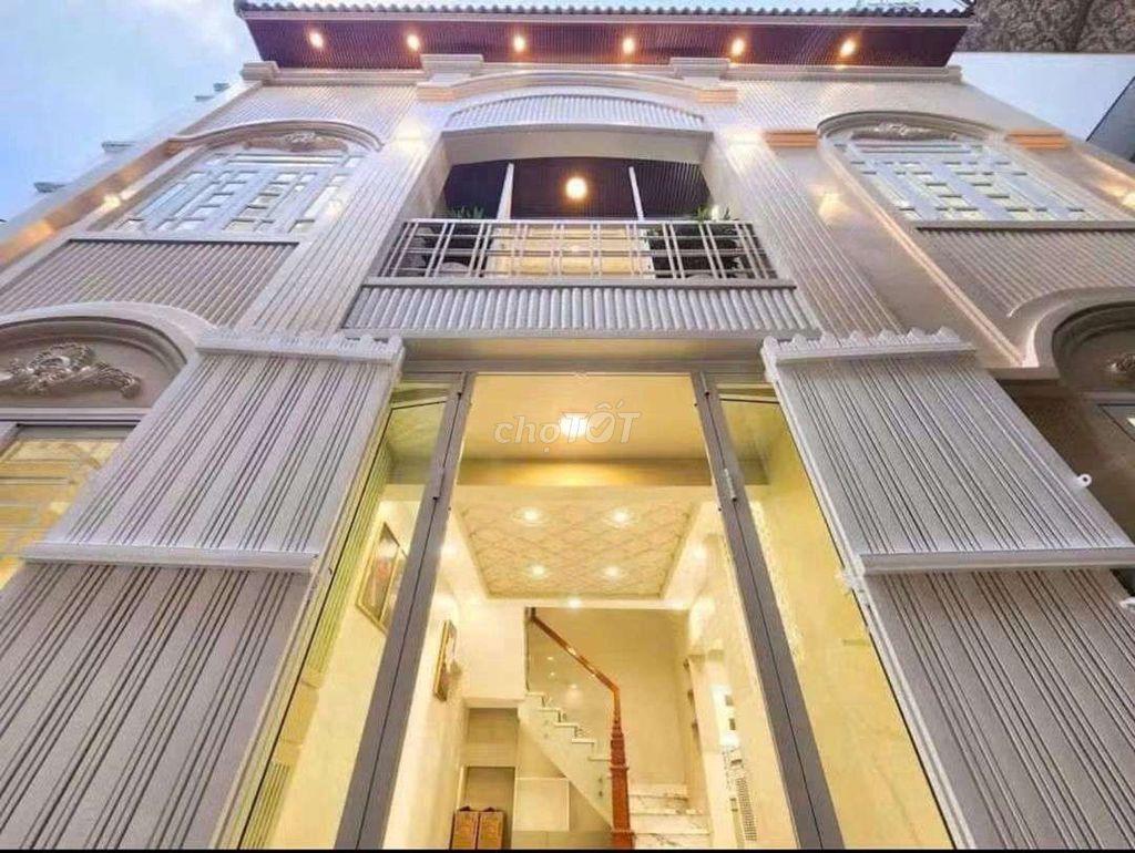 Bán nhà ngang 8.6m Q7, dòng tiền 24tr/th, sổ hồng riêng