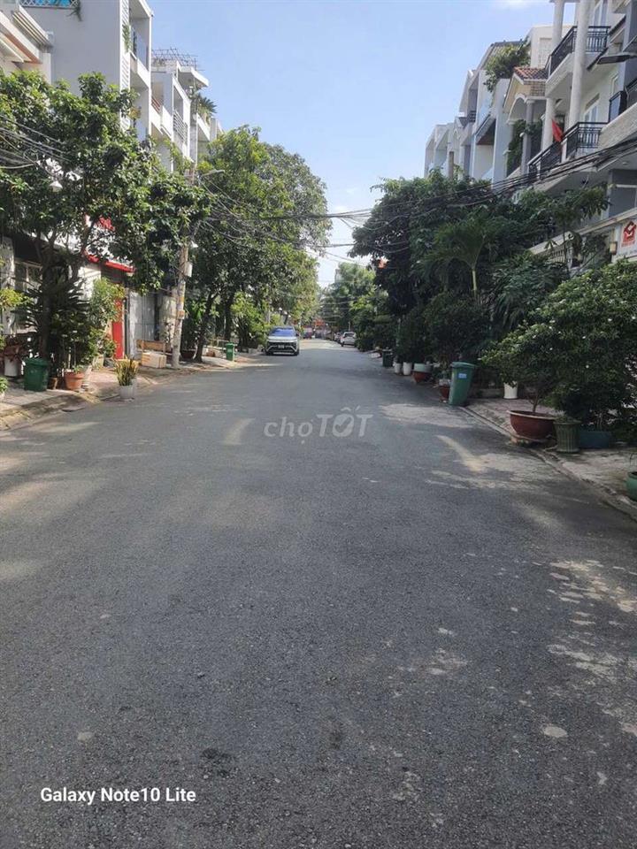 Bán Nhà 4 lầu Mặt Tiền Đường Phú Thuận Quận 7, Dt 5x20m Giá 13.5 tỷ