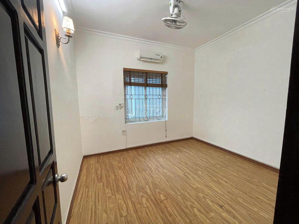 Cần bán nhà KBT 3,5 tầng khu phân lô Giảng viên ĐH Ngõ 95 Chùa Bộc.