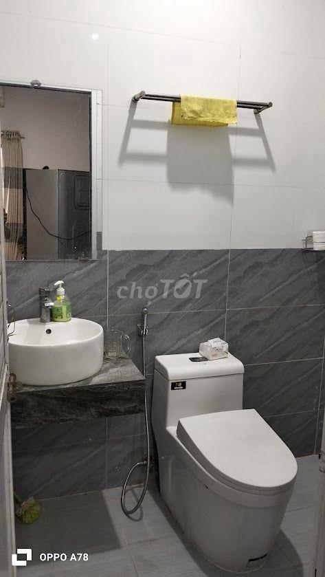 Cho thuê phòng trọ 35m2 mặt tiền đường Ngô Quyền