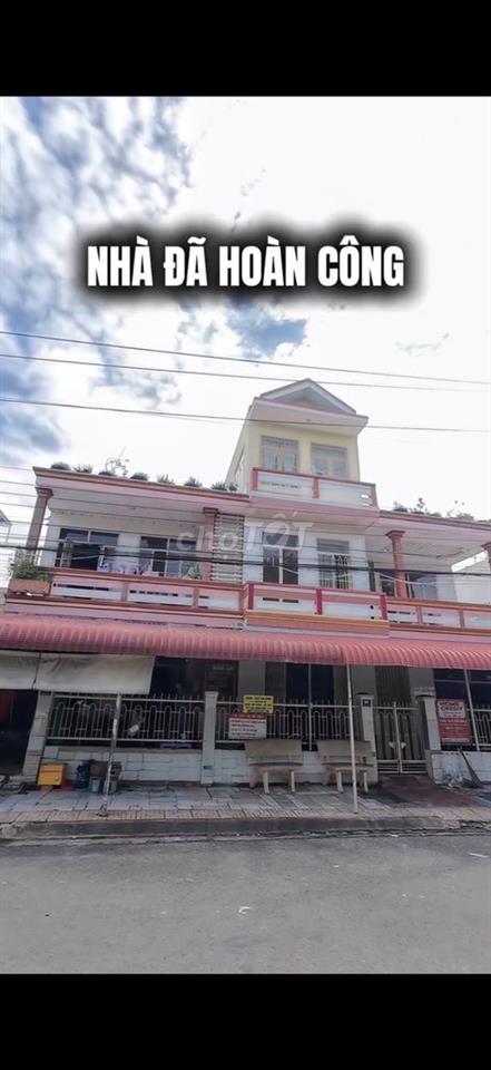 Bán 3 căn nhà liền kề mặt tiền Nguyễn Viết Xuân, mỗi căn 5x15m
