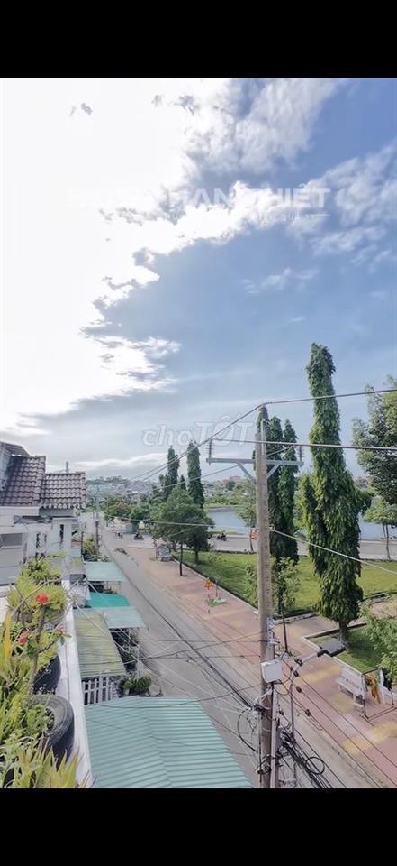 Bán 3 căn nhà liền kề mặt tiền Nguyễn Viết Xuân, mỗi căn 5x15m