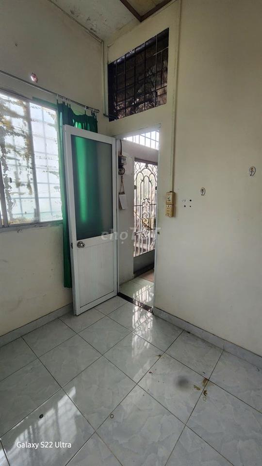 Phòng trọ 20m gần ĐH Văn Lang, trường Bồi Dưỡng Chính Trị