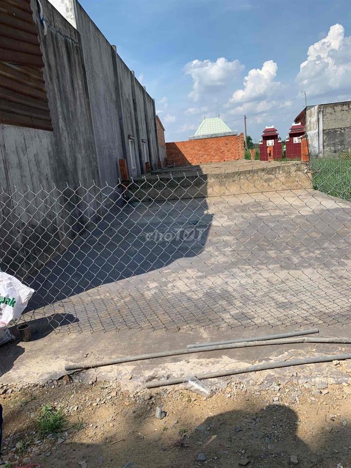 Bán đất tại xã Tân Thạnh Đông 135m2 gần đường Đặng Thị Thua