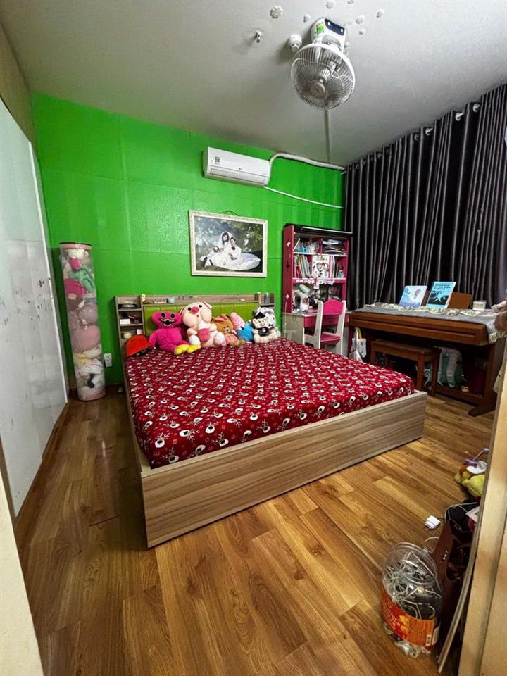 BÁN NHANH CH EHOME5