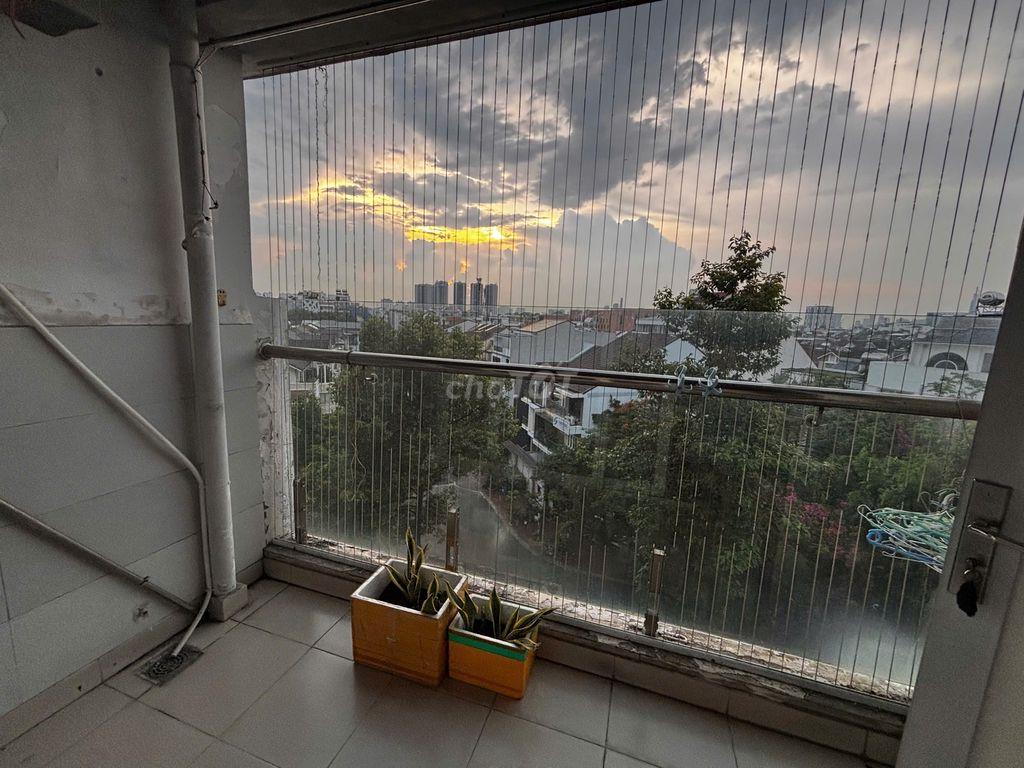 BÁN NHANH CH EHOME5