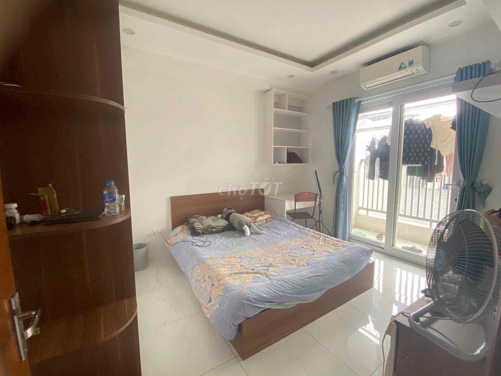 Cho thuê căn hộ CT36 ngõ 28 Xuân La 110m2 3PN full