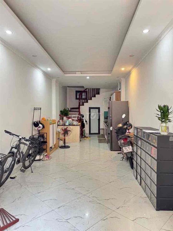 Cho thuê nhà nguyên căn Mỹ Đình 45m² 4 tầng 4PN full đồ 13 triệu.