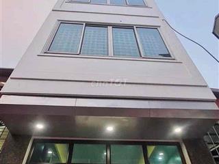 Cho thuê nhà Xuân La phân lô vỉa hè DT 60m², 5 tầng, 5PN full đồ 18 tr
