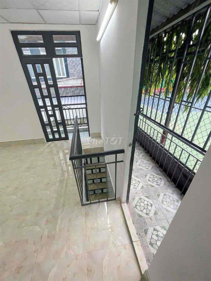 bán nhà 2 lầu lê văn quới