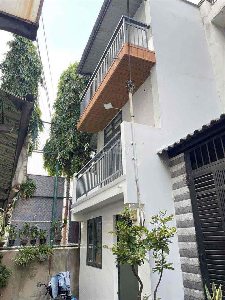 bán nhà 2 lầu lê văn quới