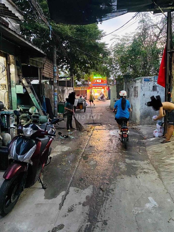 CHO THUÊ NHÀ CẤP 4 MỚI SỬA – CÓ SÂN RỘNG ĐỂ XE MÁY