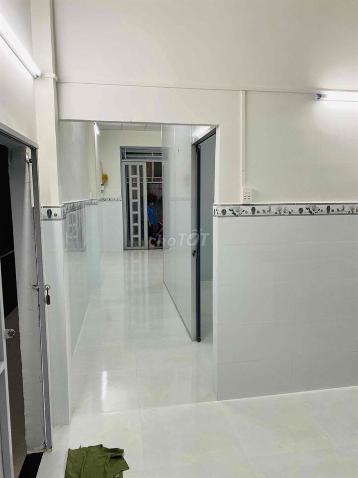 CHO THUÊ NHÀ CẤP 4 MỚI SỬA – CÓ SÂN RỘNG ĐỂ XE MÁY