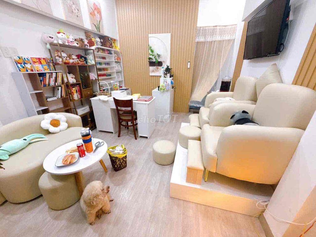 Nhà mặt tiền Huỳnh Văn Bánh