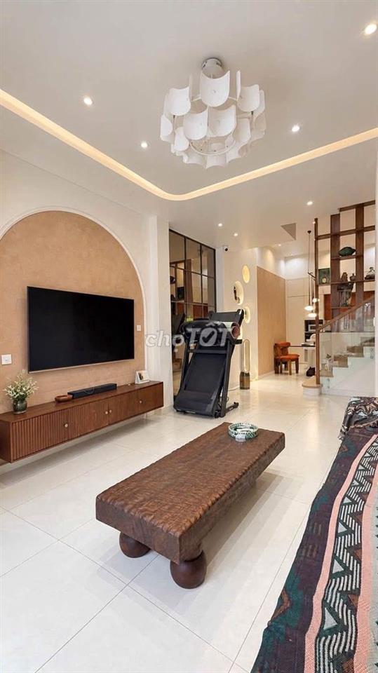 bán nhà 4 tầng 5pn đường thích quảng đức phú nhuận 50m2