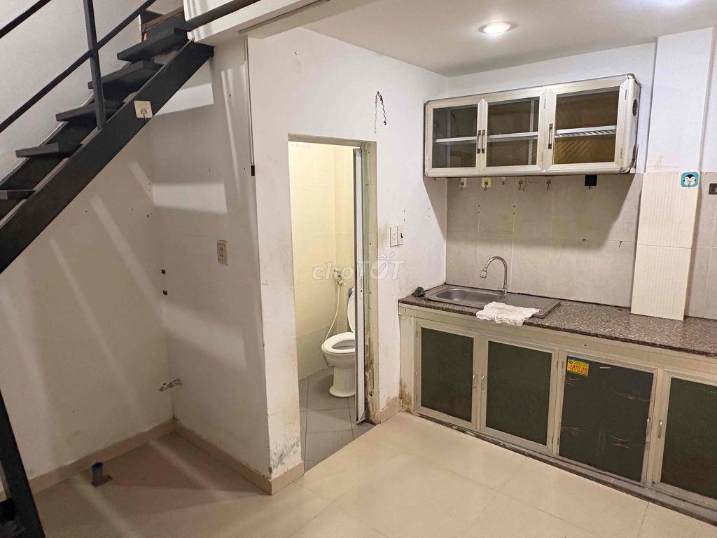 Nhà cho thuê cách trường đại học Nguyễn Tất Thành 200 mét