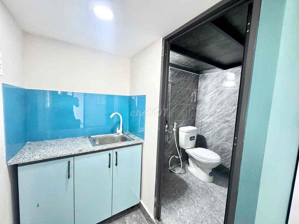 PHÒNG GÁC BAN CÔNG FULL NỘT THẤT NGAY SÂN BAY