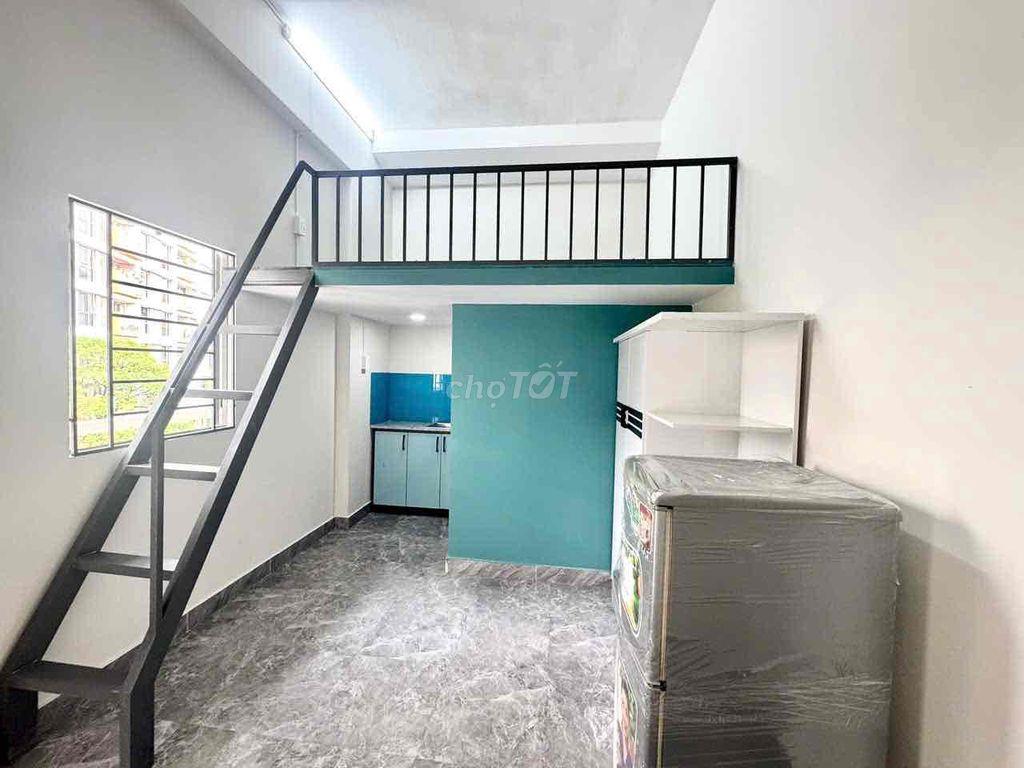 PHÒNG GÁC BAN CÔNG FULL NỘT THẤT NGAY SÂN BAY