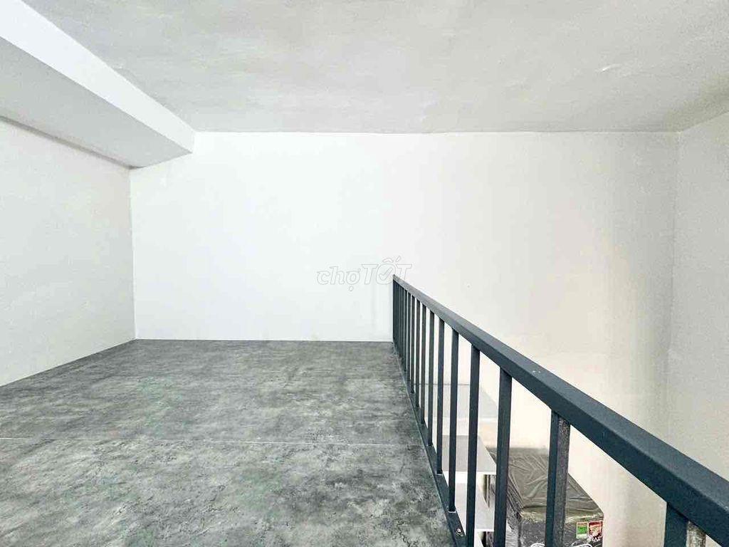 PHÒNG GÁC BAN CÔNG FULL NỘT THẤT NGAY SÂN BAY