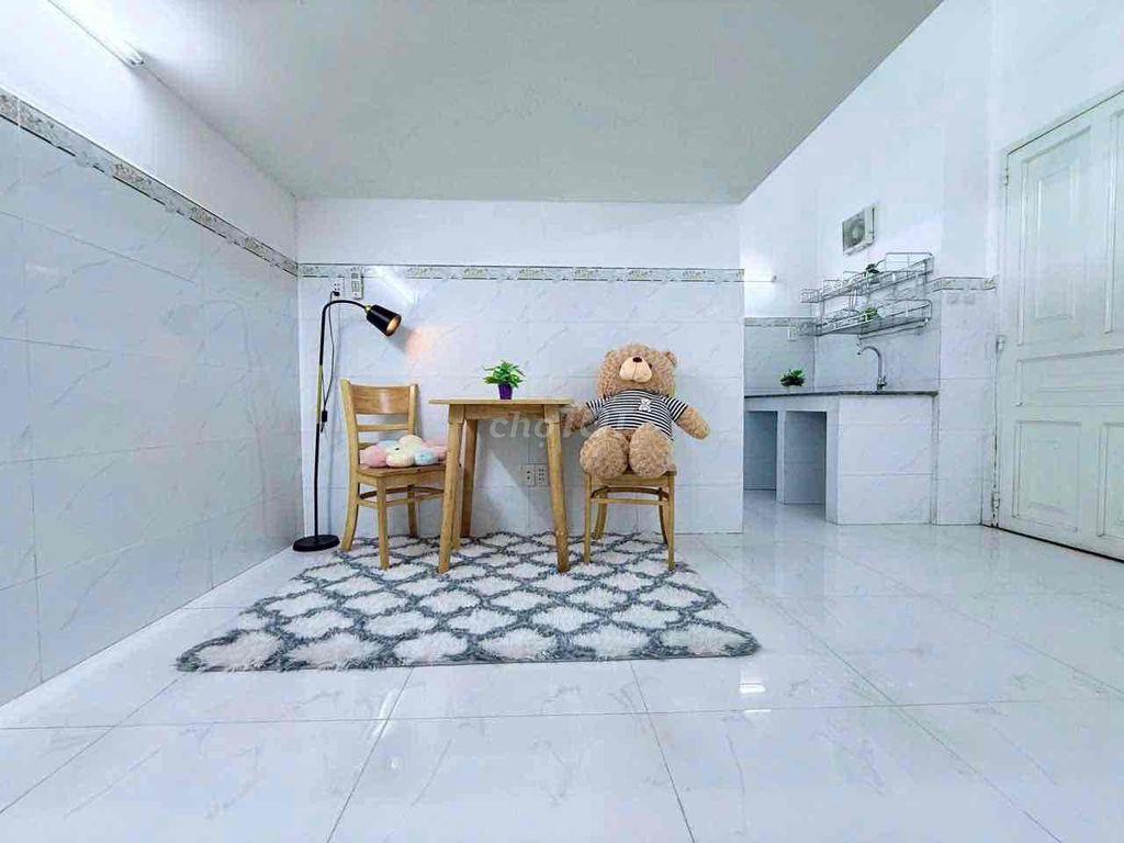 PHÒNG GÁC SIU RỘNG THOÁNG NẰM NGAY TRỤC ĐƯỜNG CỘNG HOÀ, TÂN BÌNH