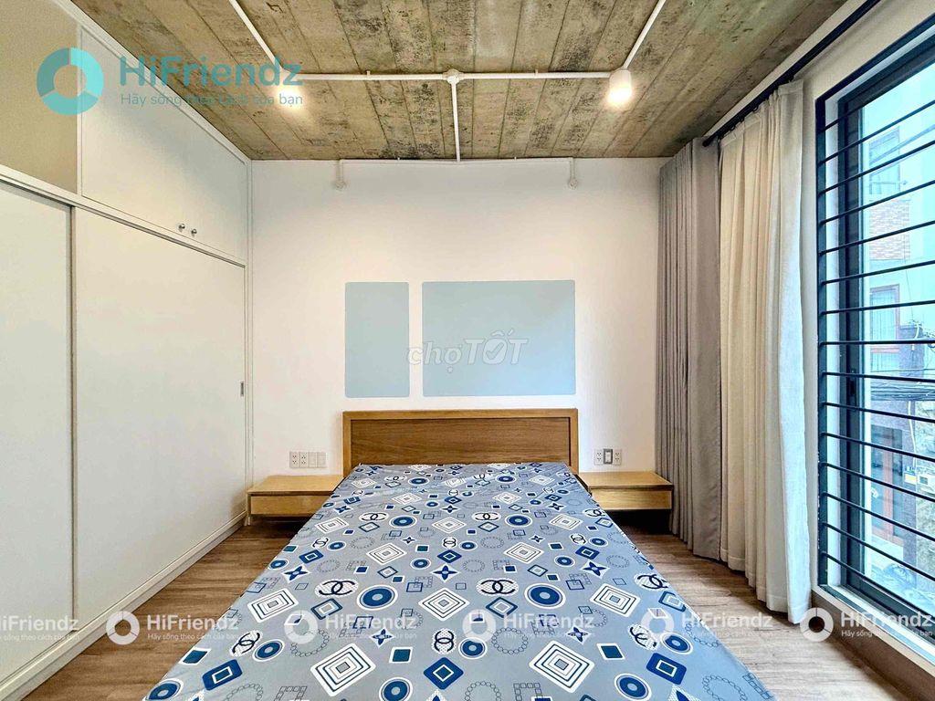 STUDIO CỬA SỔ KÍNH TRÀN SÁNG PHONG CÁCH CỔ ĐIỂN NGAY KHU SÂN BAY