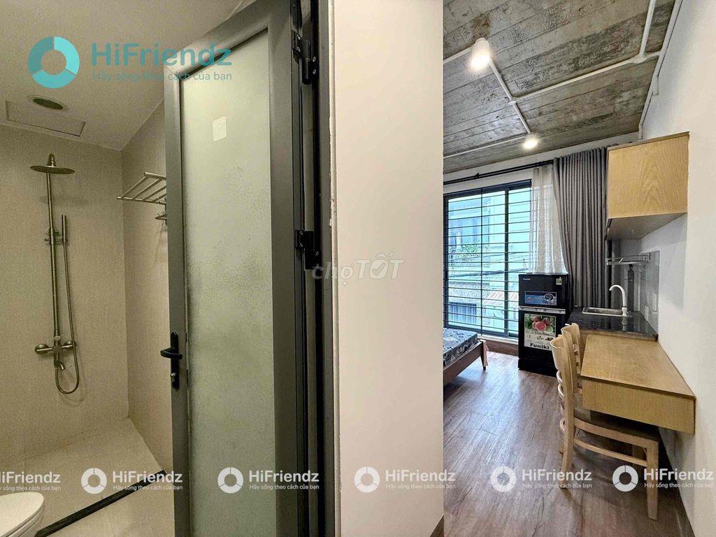STUDIO CỬA SỔ KÍNH TRÀN SÁNG PHONG CÁCH CỔ ĐIỂN NGAY KHU SÂN BAY