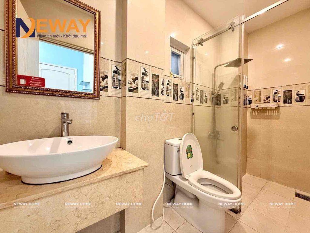 phòng view kính full nội thất rộng rãi thoáng mát