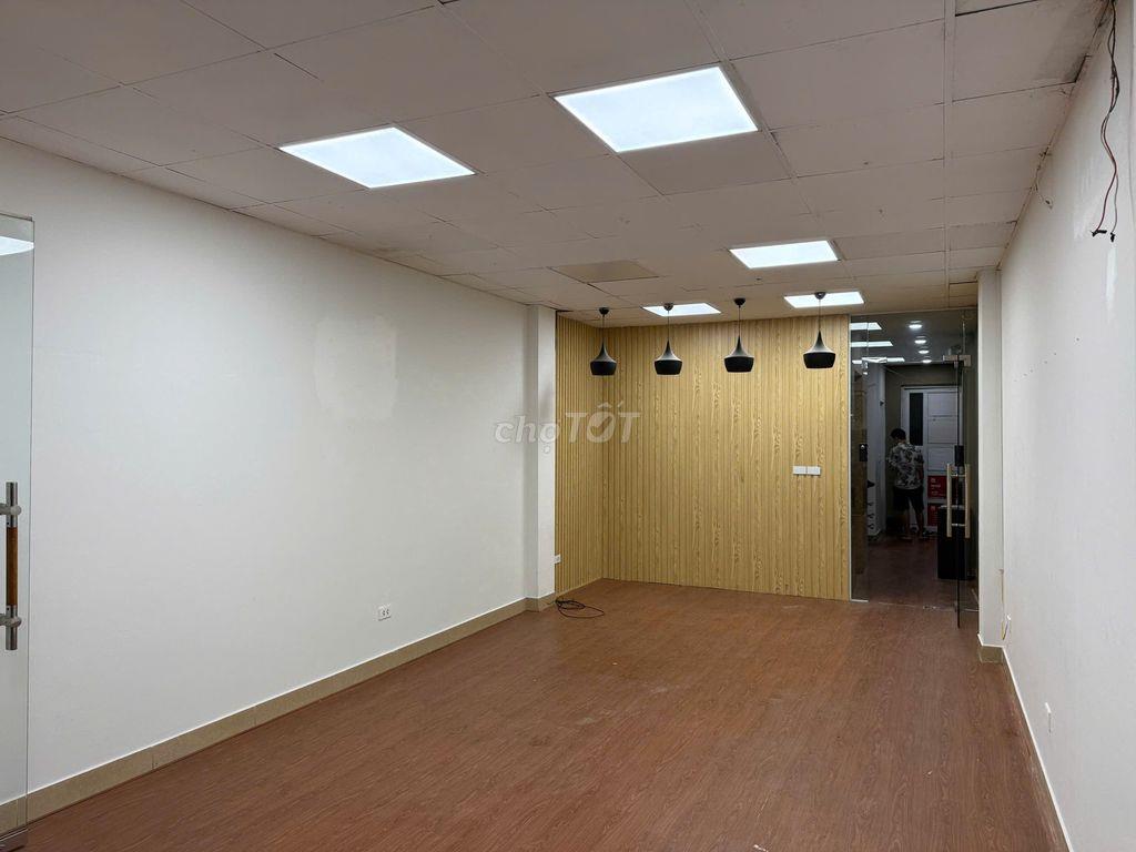 Cho thuê sàn VP, Spa, Lớp học tại Chùa Láng 100m2 chỉ 17tr