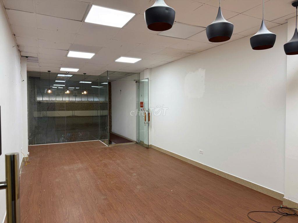 Cho thuê sàn VP, Spa, Lớp học tại Chùa Láng 100m2 chỉ 17tr