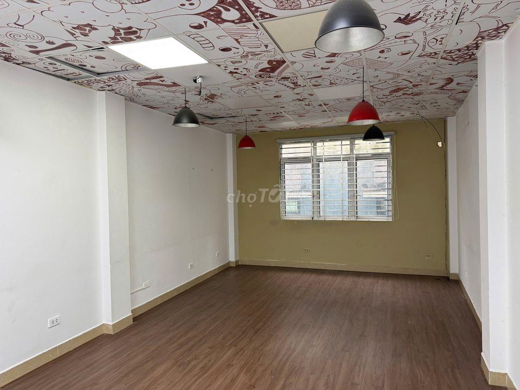 Cho thuê sàn VP, Spa, Lớp học tại Chùa Láng 100m2 chỉ 17tr