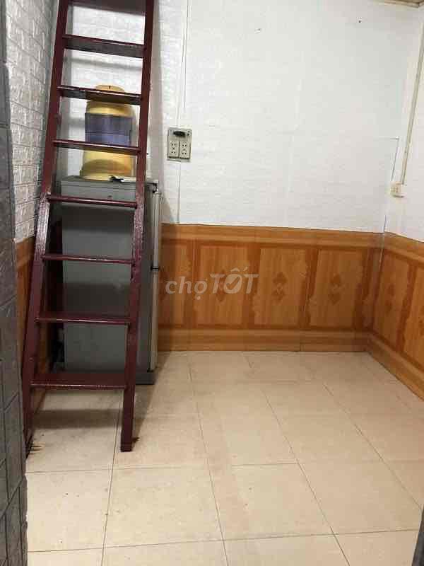 Cho thuê nhà riêng nhỏ xinh có gác xép và ban công