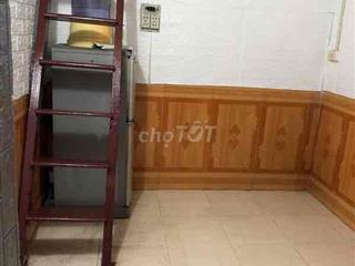 Cho thuê nhà riêng nhỏ xinh có gác xép và ban công