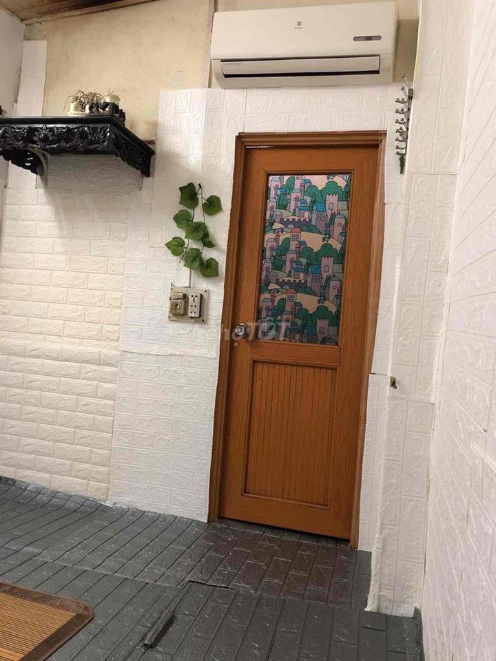 Cho thuê nhà riêng nhỏ xinh có gác xép và ban công