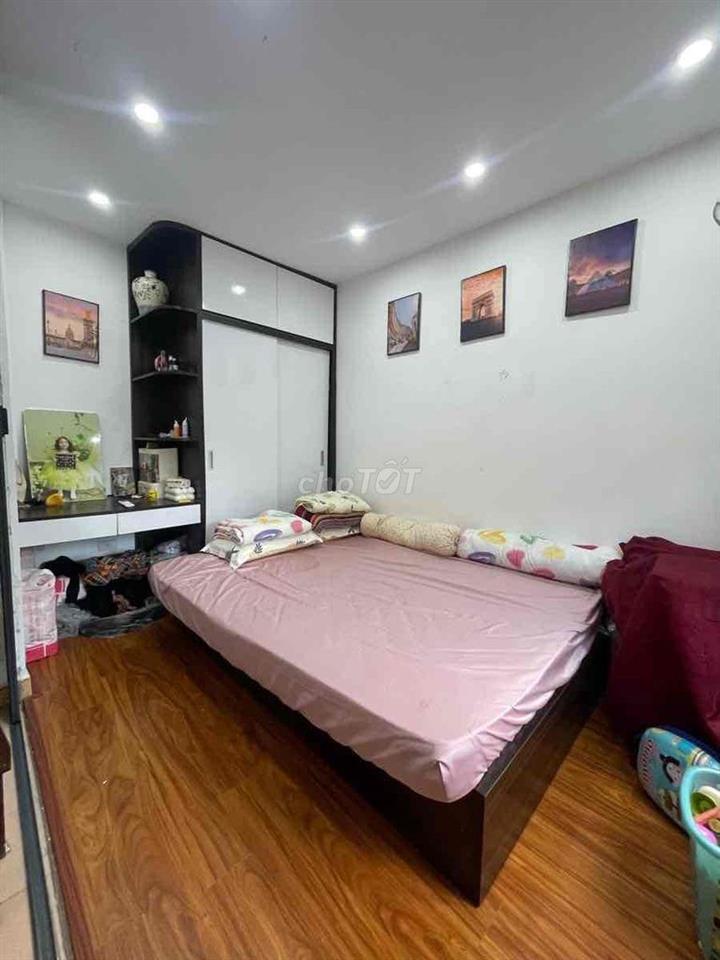 cho thuê nhà nguyên căn 5 tầng