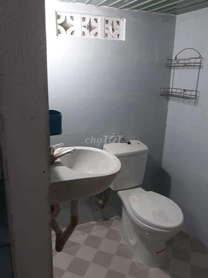 Phòng trọ mới sửa sang sạch đẹp có máy lạnh